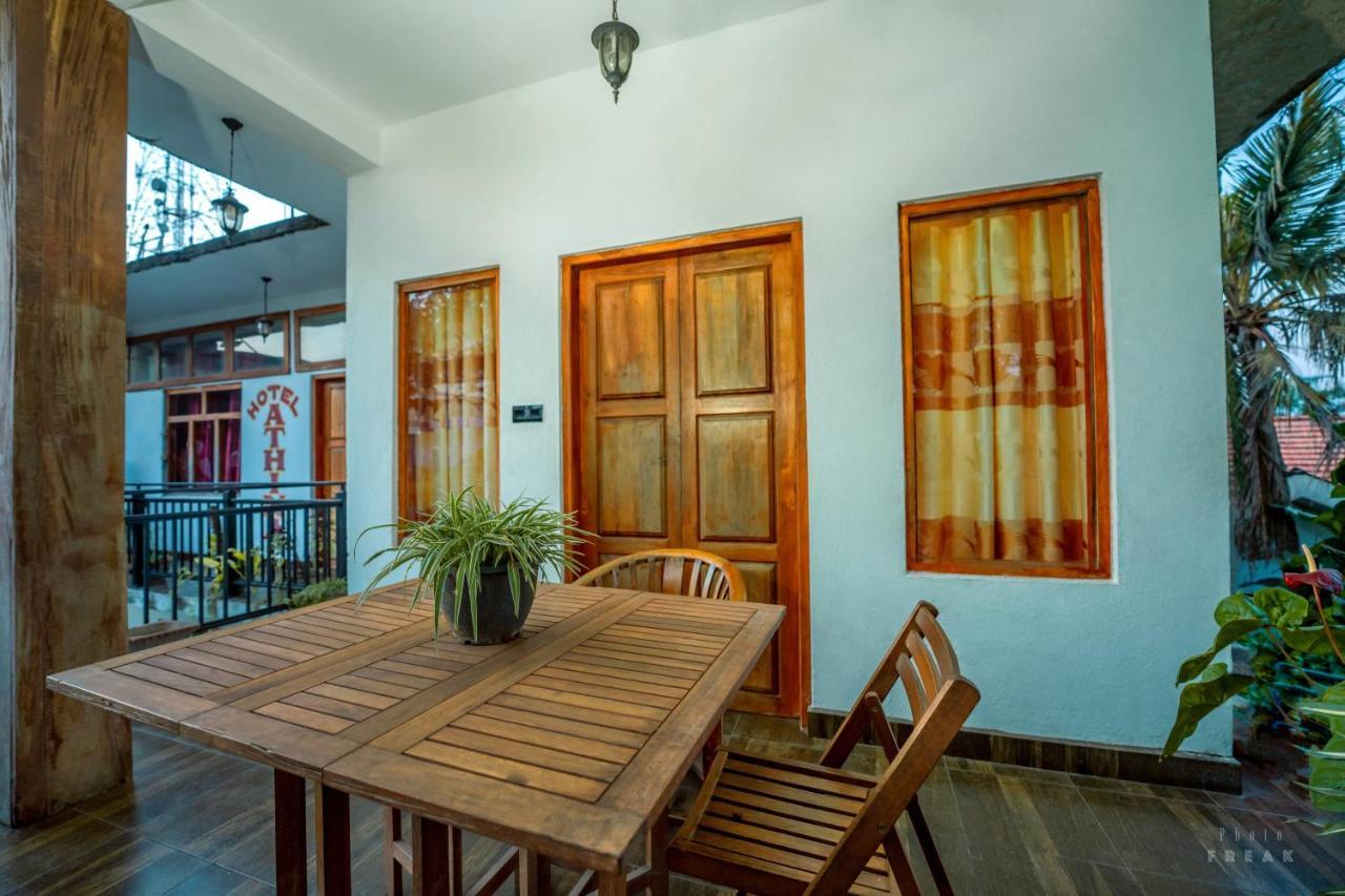 Hotel Athina & Restaurant Chilaw Exterior photo