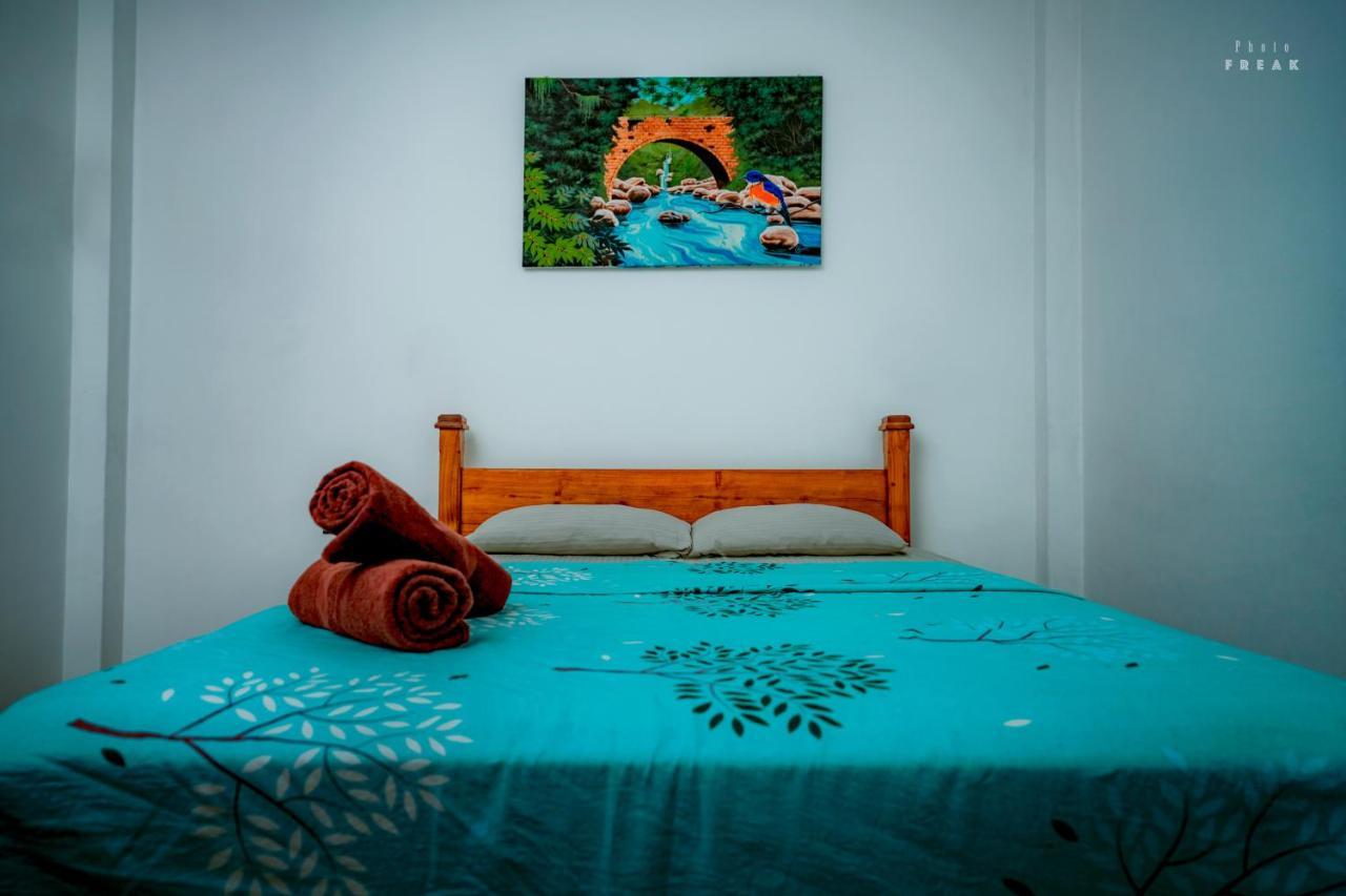 Hotel Athina & Restaurant Chilaw Exterior photo